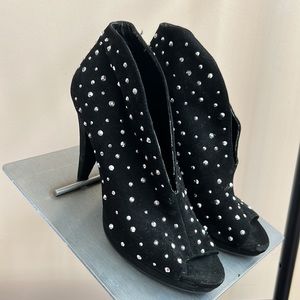 Inc International concept booties